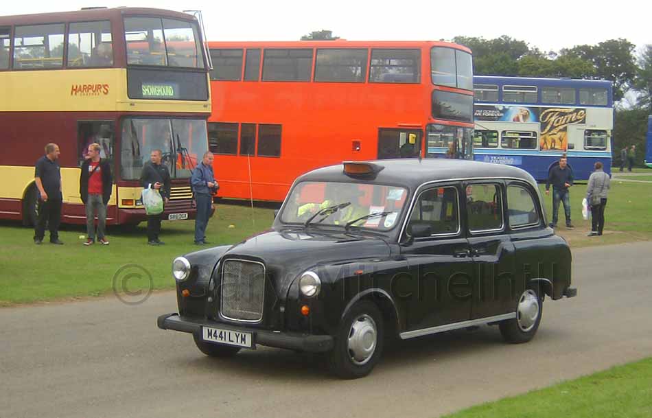 Carbodies Fairway taxi M441LYM