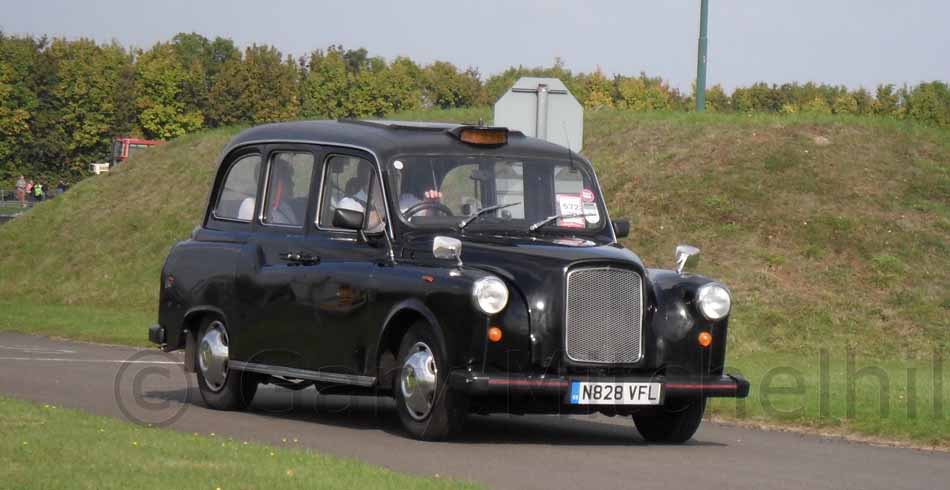 Carbodies Fairway taxi N828VFL