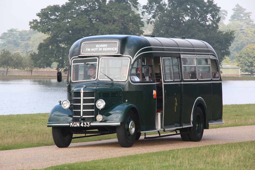 Metropolitan Police Bedford OB Duple KGN433