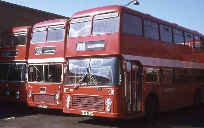 Alder Valley Bristol VRT ECW 913 & 935