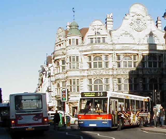 Oxford Bus Company Volvo B10B Wright Renown & Plaxton Verde