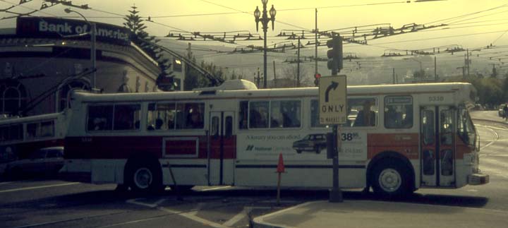 San Francisco Flyer E800 trolley 5338