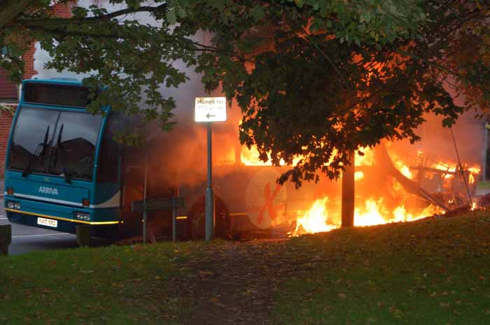 Arriva the Shires Volvo B10B / Plaxton Verde 3855