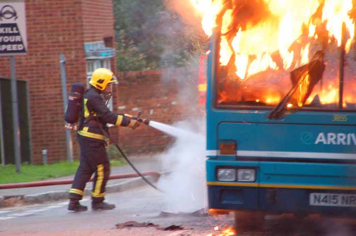 Arriva the Shires Volvo B10B / Plaxton Verde 3855