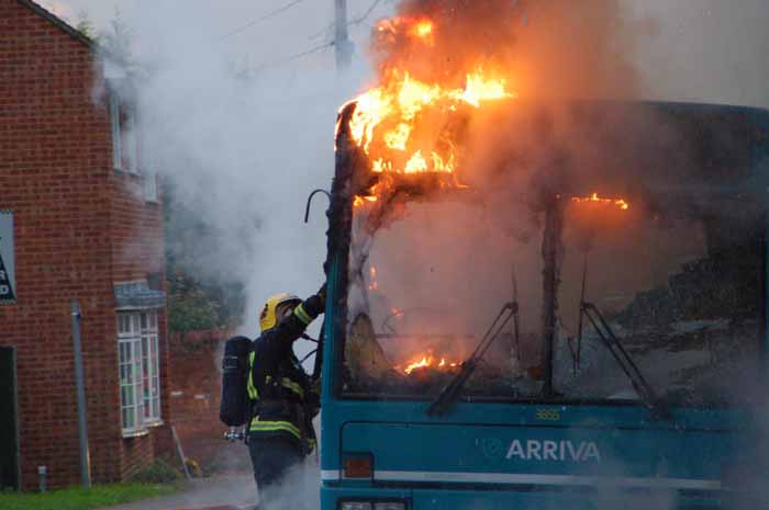 Arriva the Shires Volvo B10B / Plaxton Verde 3855