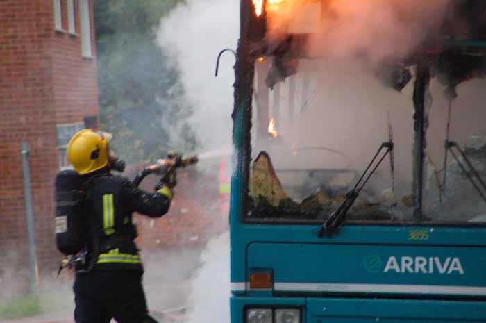 Arriva the Shires Volvo B10B / Plaxton Verde 3855