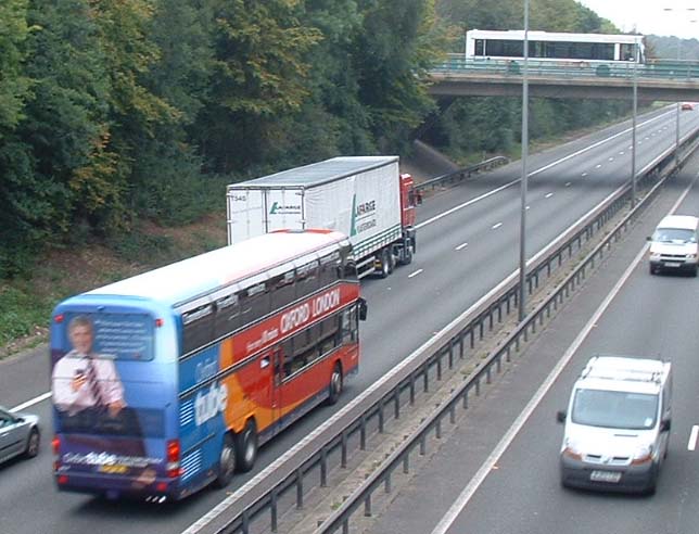 Oxford Tube Neoplan Skyliner