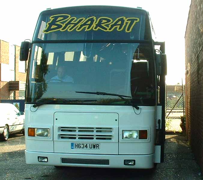 Bharat Coaches Volvo B10M Plaxton Paramount