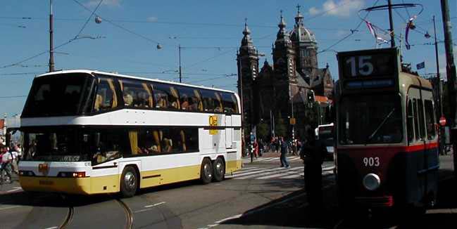 Oad Reizen Neoplan Skyliner & GVB Werkspoor Tram 903