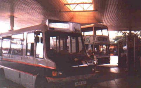 Thames Transit Mercedes 811D Carlyle H109HDV